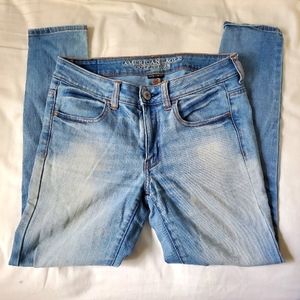 AE mid rise light wash jeggings